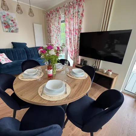 Rodzinna Wyspa アパート シャノジェンティ